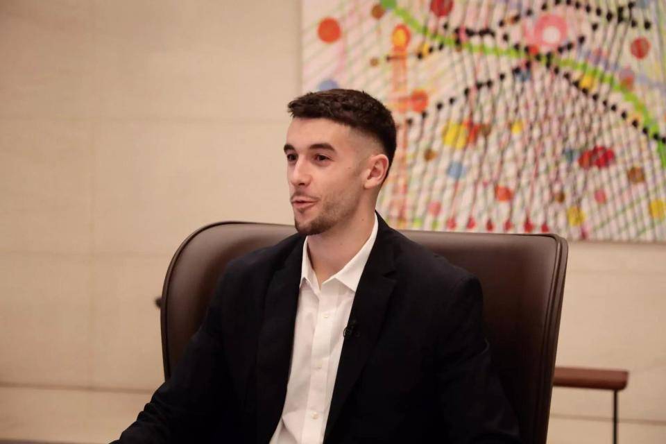 霍安：巴萨的影响力没有一家俱乐部能比，希望能在这效力多年